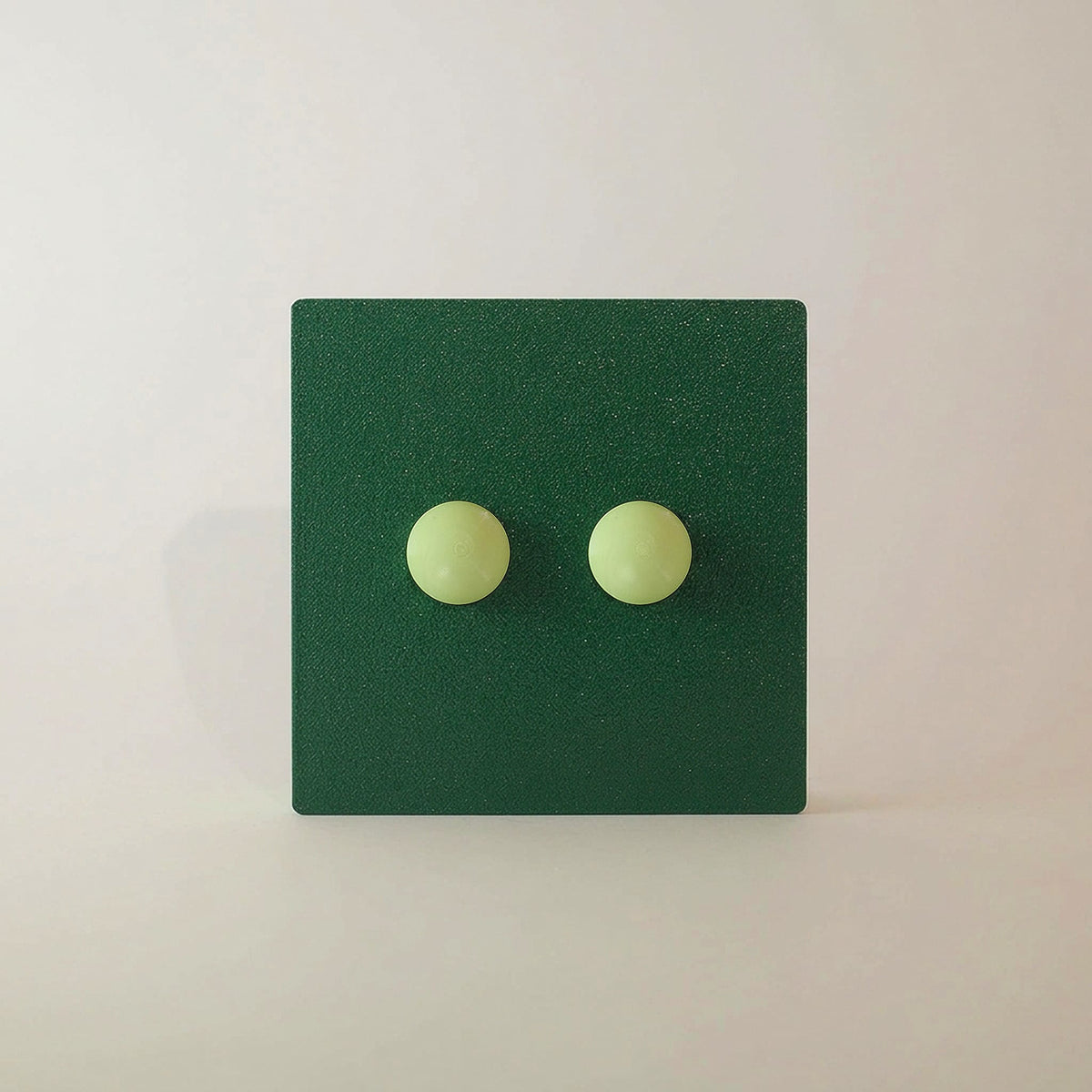 Minimalistart — Cyprès — cache interrupteur