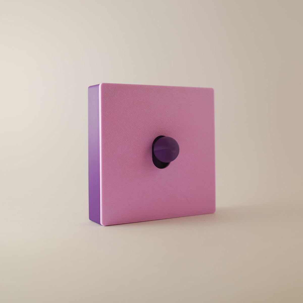 Minimalistart — Lila — cache interrupteur