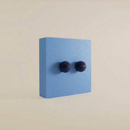Minimalistart — Maya — cache interrupteur