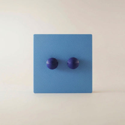 Minimalistart — Maya — cache interrupteur