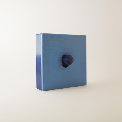Minimalistart — Maya — cache interrupteur
